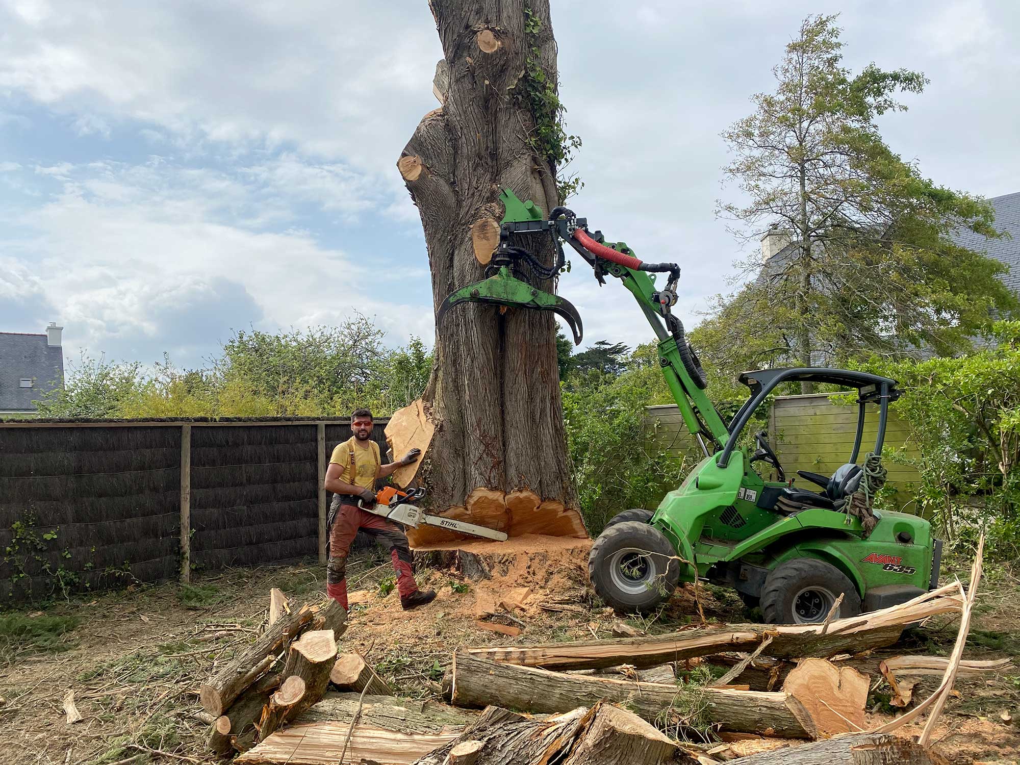 OA paysage abattage élagage rognage de souche broyage des arbres revalorisation des dechets à Guemené Penfao Redon Derval Nozay Le Gavre Plessé Avessac